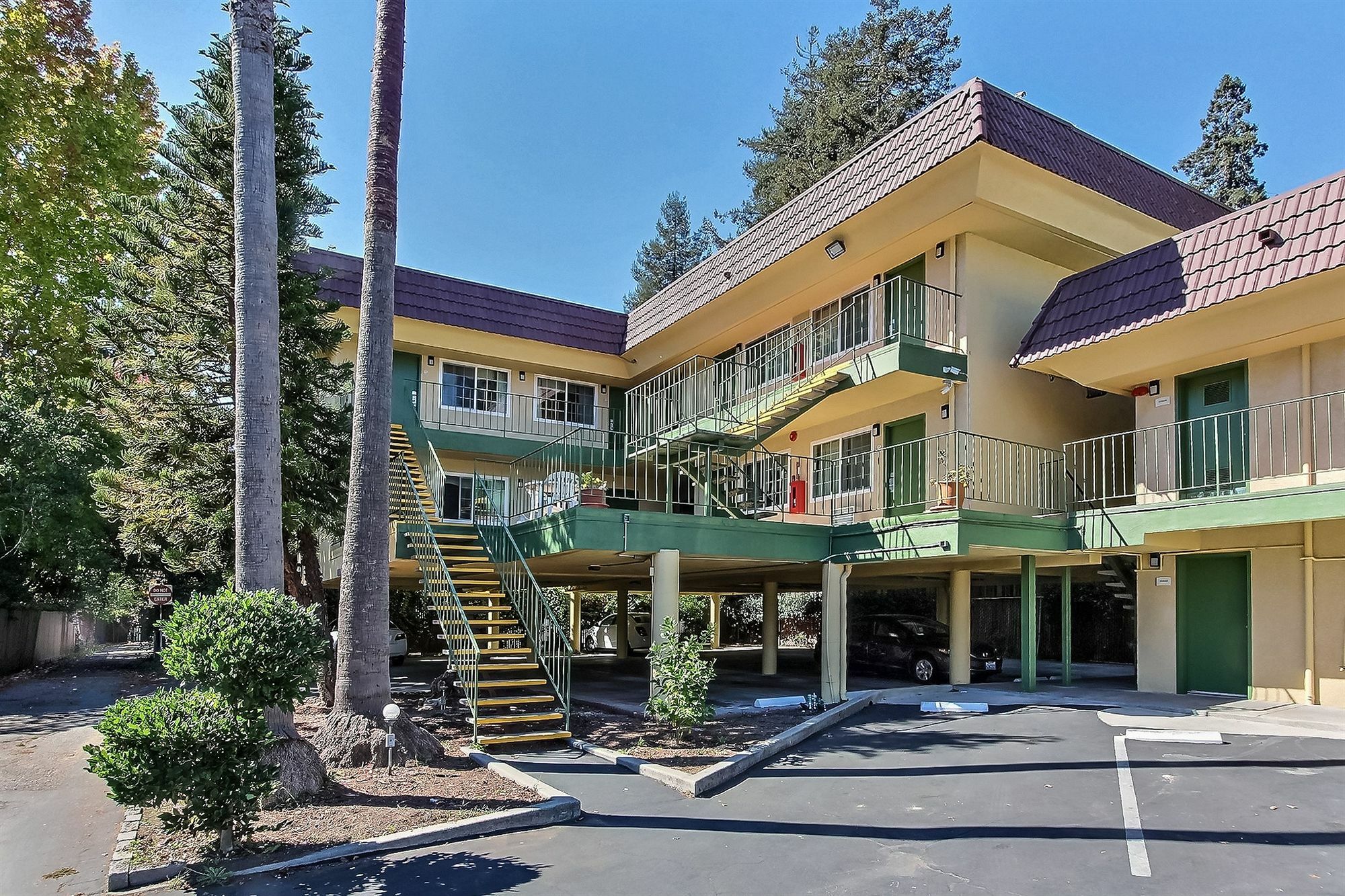 Quality Inn 2*